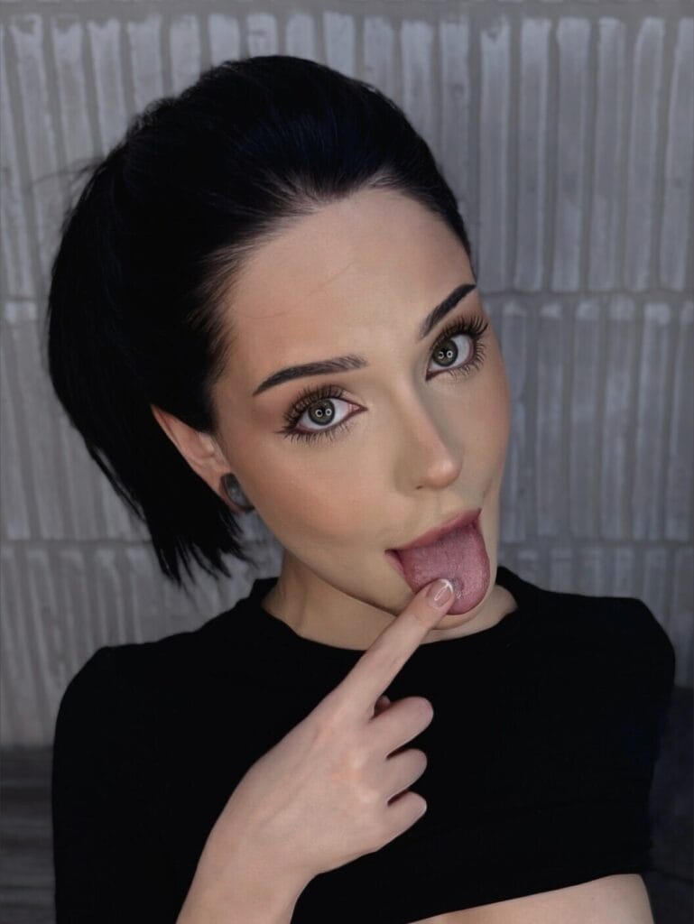 Photo of DAISY, creator on OnlyFans with exclusive content