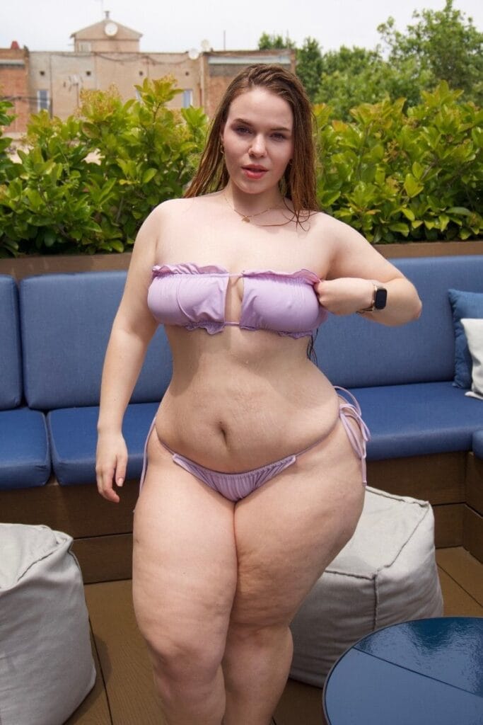 Photo of Amanda Rosie, creator on OnlyFans with exclusive content