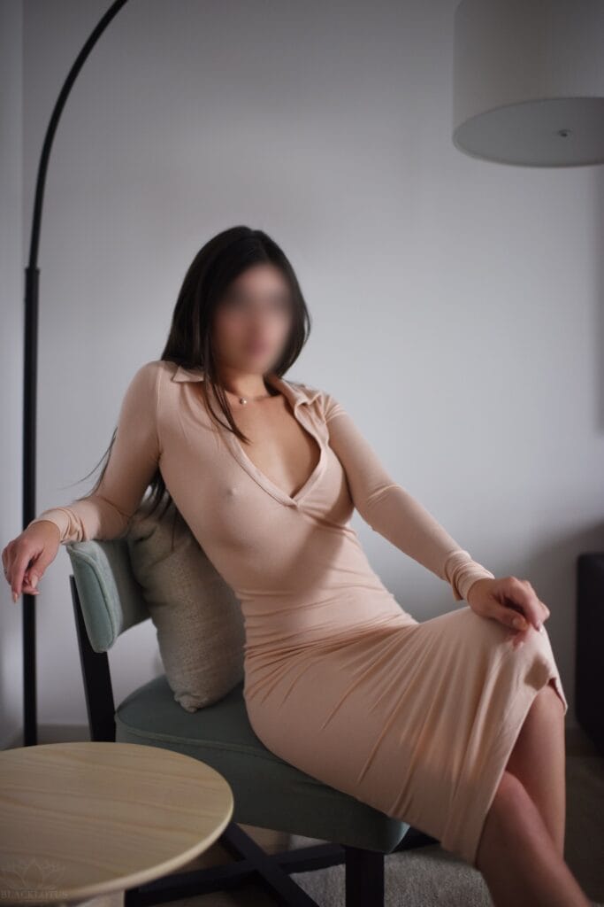 Photo of Eloise Evans, creator on OnlyFans with exclusive content