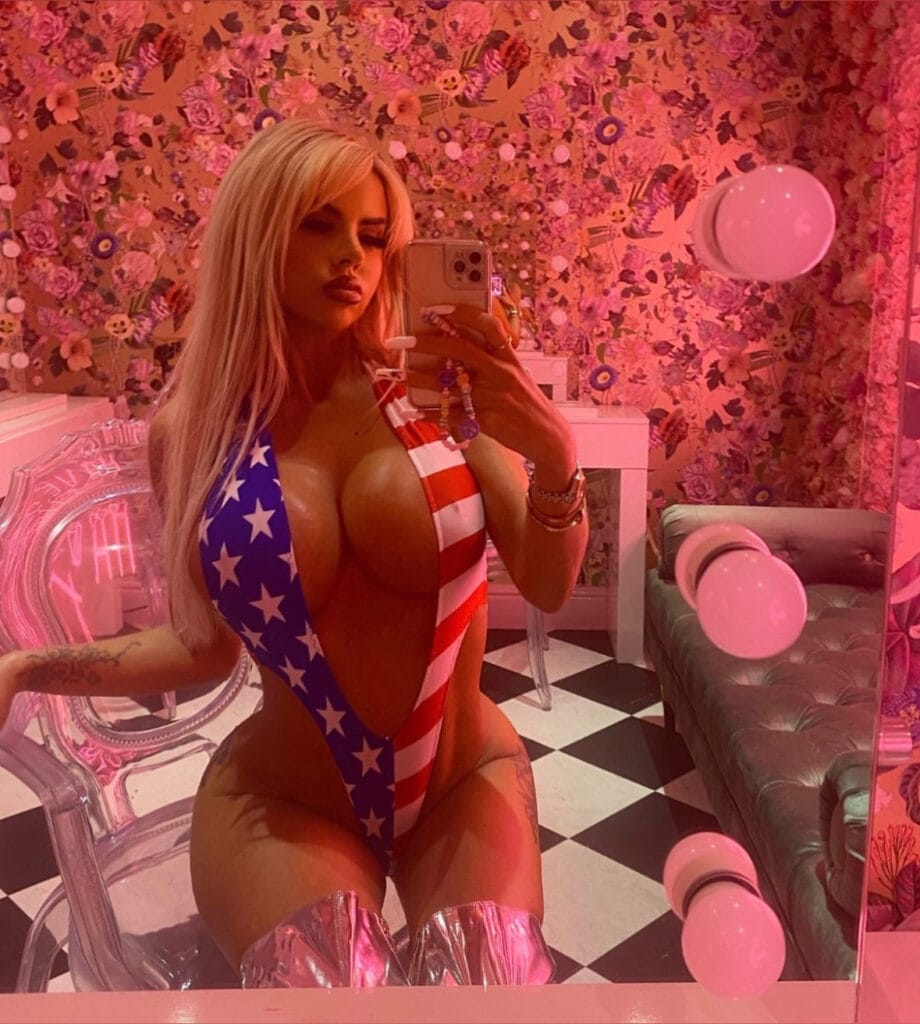 Photo of Hannah Elizabeth, creator on OnlyFans with exclusive content