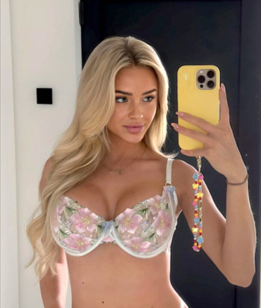 Photo of OLIVIA TALAR, creator on OnlyFans with exclusive content