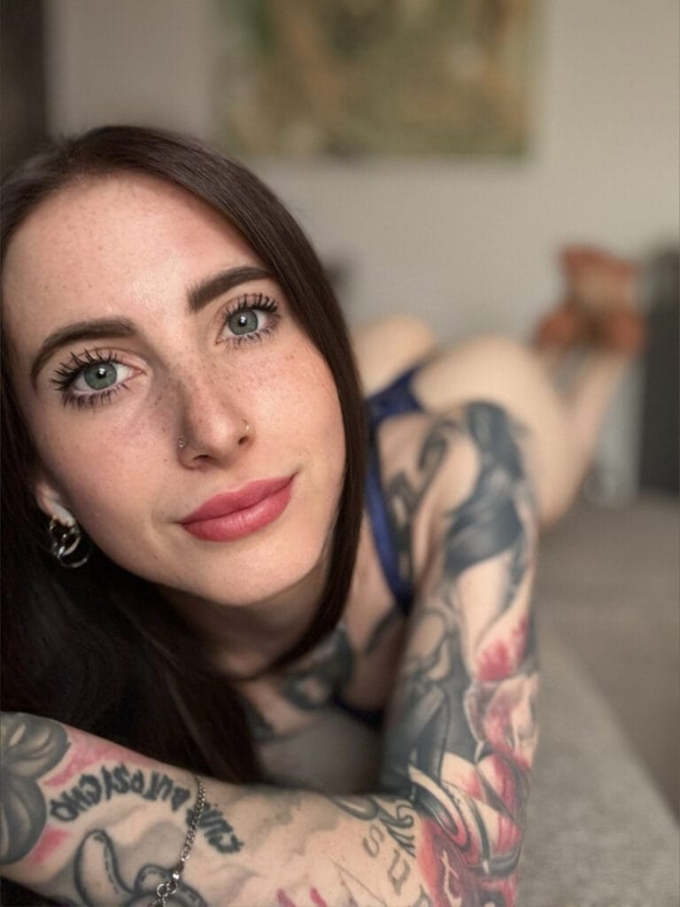 Photo of 𝓛𝓞𝓤 , creator on OnlyFans with exclusive content