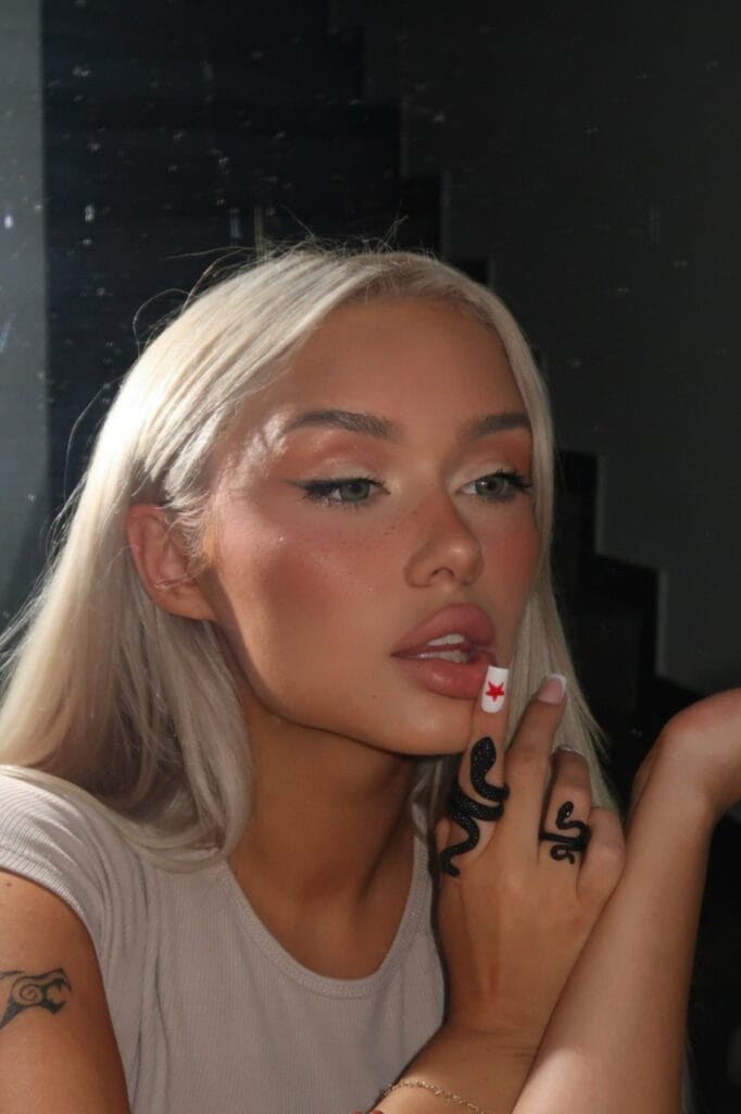 Photo of ela, creator on OnlyFans with exclusive content