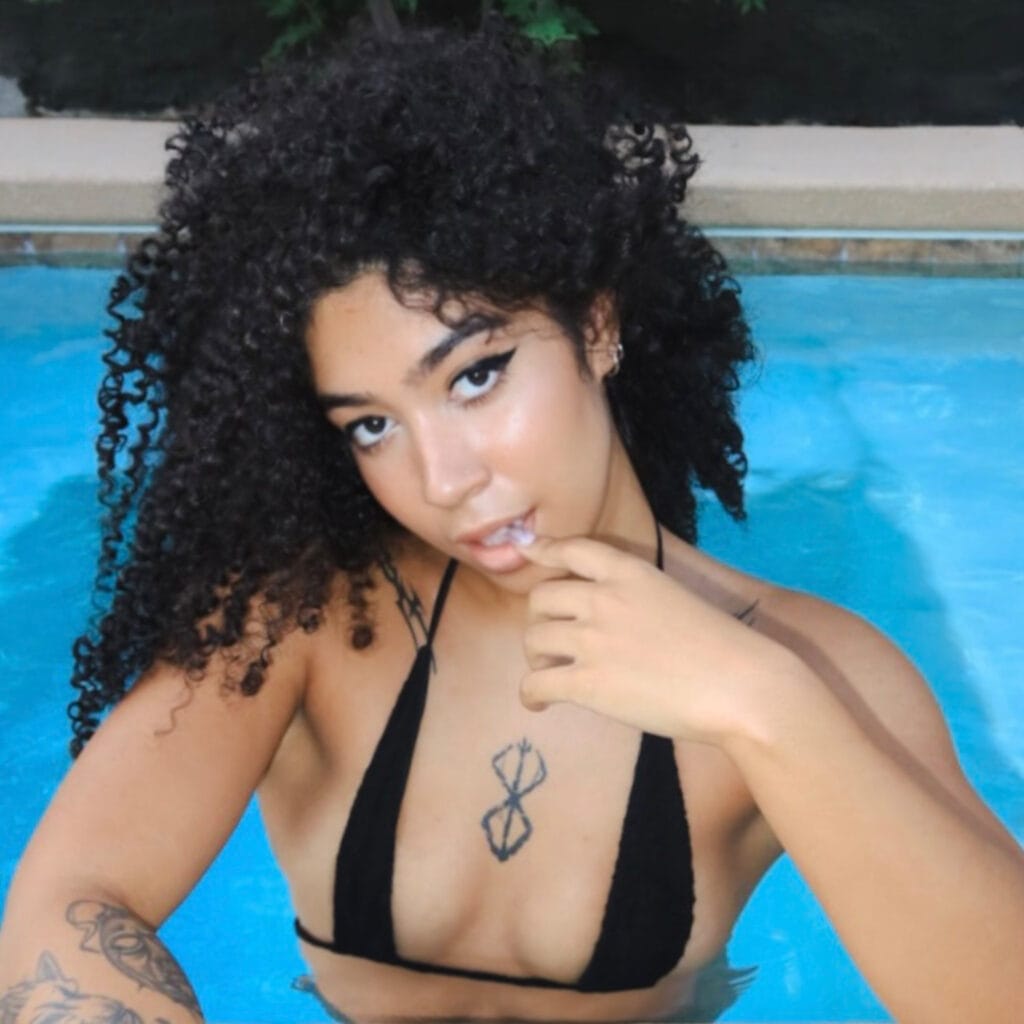 Photo of Frizzy, creator on OnlyFans with exclusive content