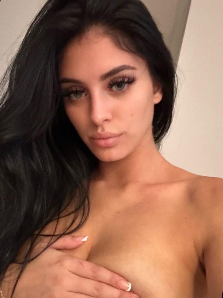 Photo of Camilla Araujo, creator on OnlyFans with exclusive content