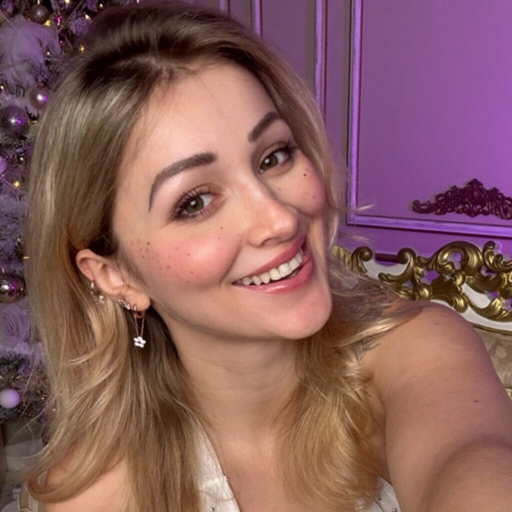 Photo of Sue, creator on OnlyFans with exclusive content