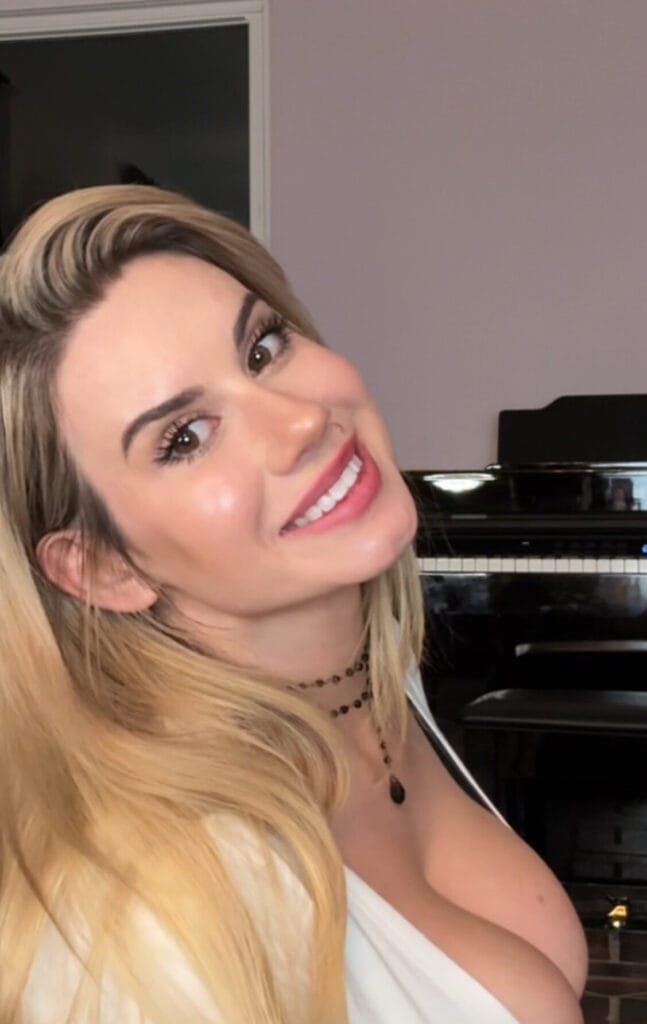 Photo of Chloe Lamb, creator on OnlyFans with exclusive content