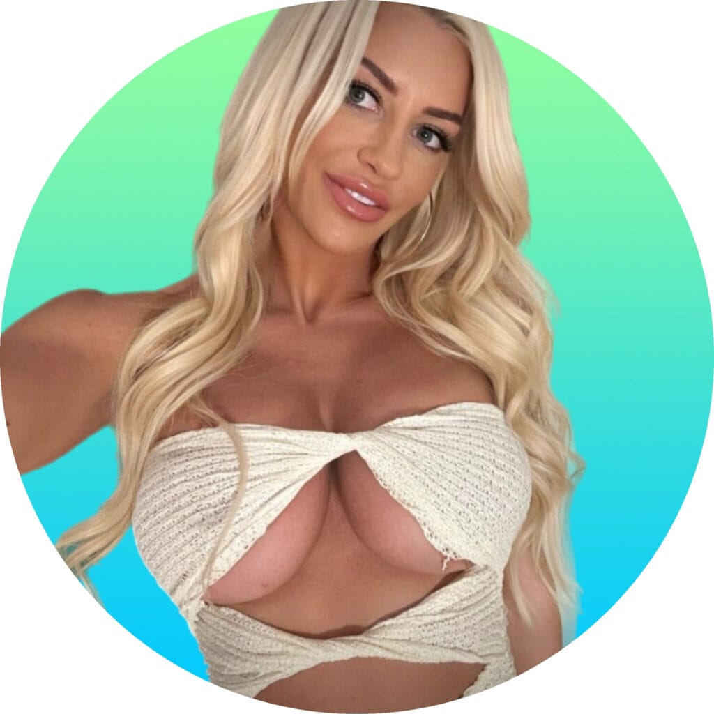 Photo of VIP SIENNA PETITE DOLL , creator on OnlyFans with exclusive content