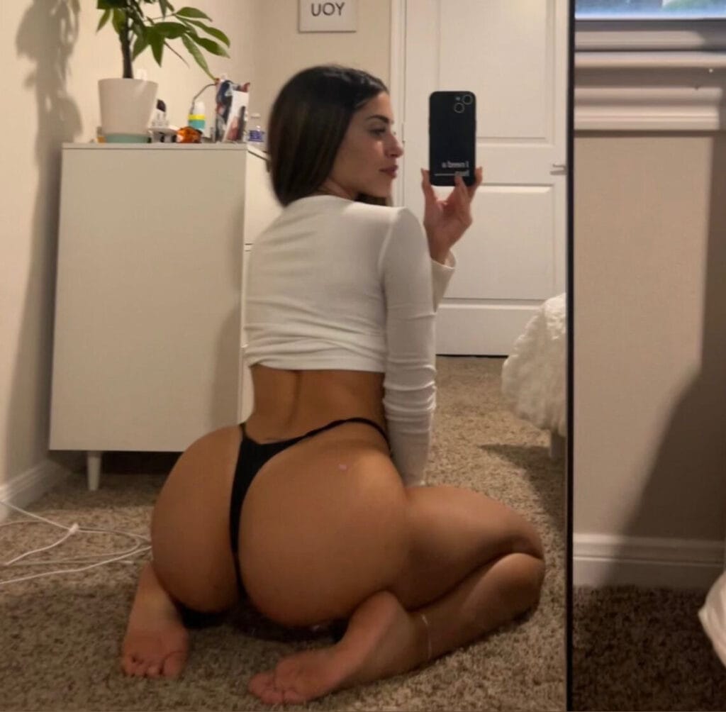 Photo of Angela Alvarez, creator on OnlyFans with exclusive content