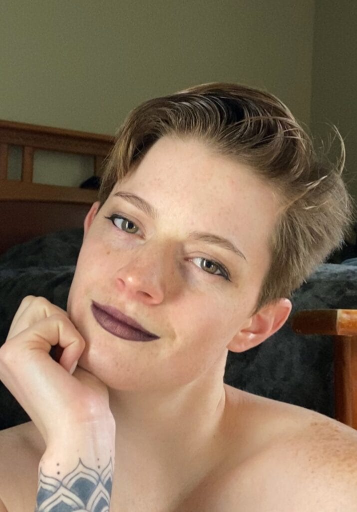 Photo of MsFizzyFox, creator on OnlyFans with exclusive content