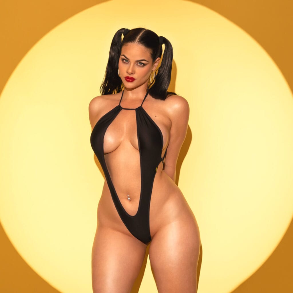 Photo of Haniset, creator on OnlyFans with exclusive content