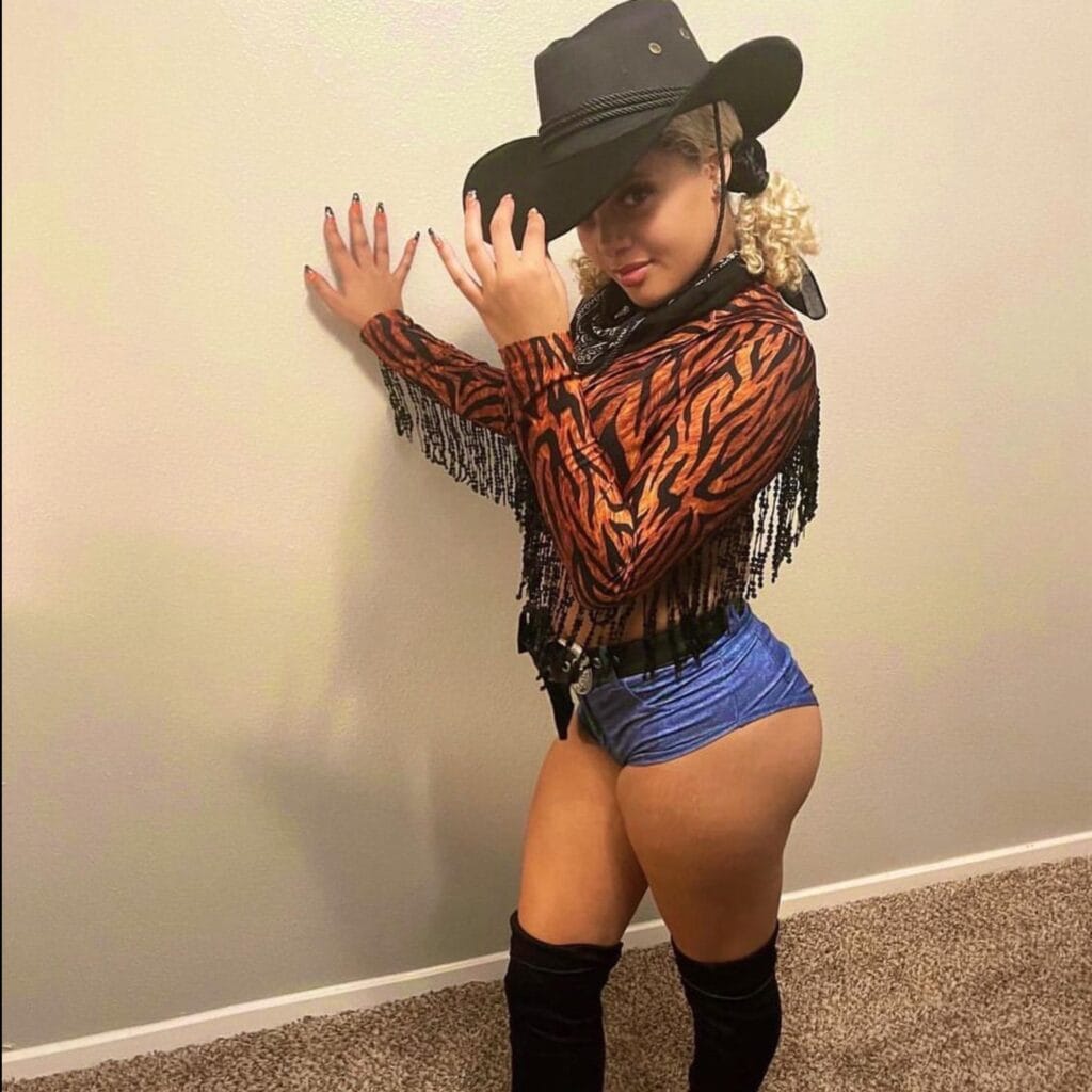 Photo of Miss Honey Bun , creator on OnlyFans with exclusive content