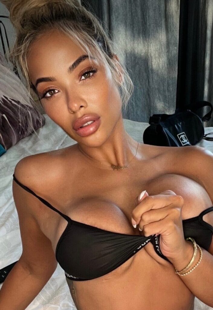 Photo of Stephanie Santiago, creator on OnlyFans with exclusive content