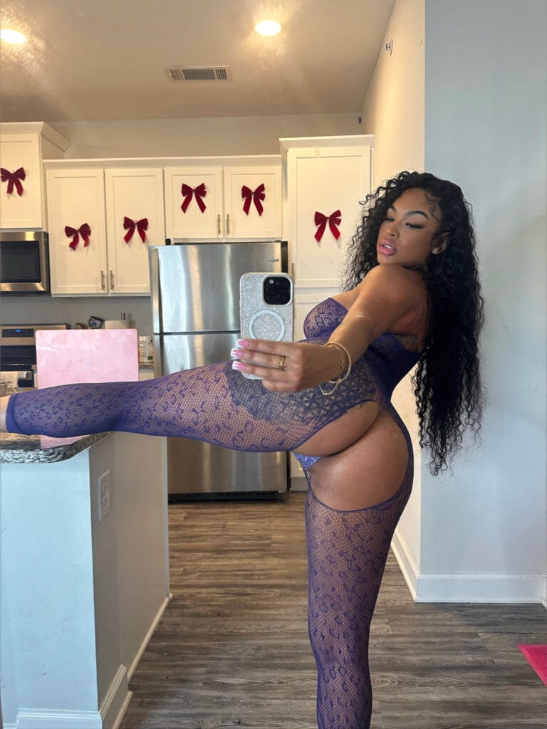 Photo of Lilmissteee2 100 Ft shows, creator on OnlyFans with exclusive content