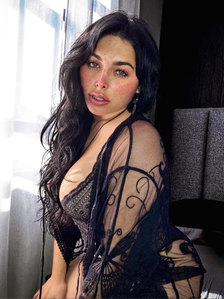 Photo of Carlotta Rey, creator on OnlyFans with exclusive content