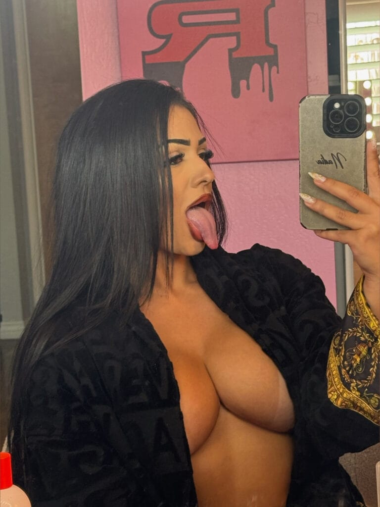 Photo of Nadia Khar, creator on OnlyFans with exclusive content