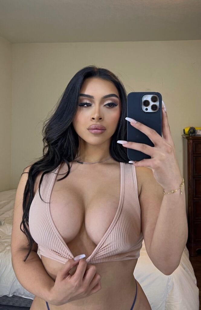 Photo of QUEENDREAAAA, creator on OnlyFans with exclusive content