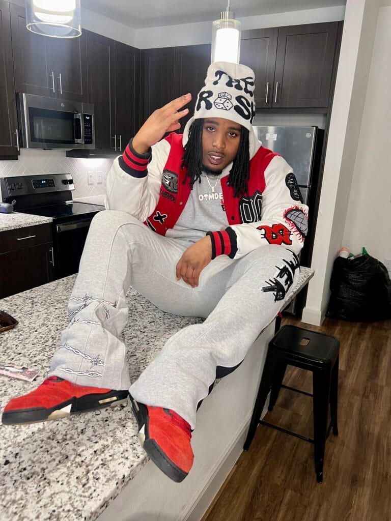 Photo of Dee, creator on OnlyFans with exclusive content